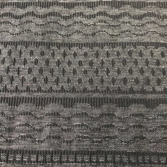 ** SOLD **  Lululemon Restless Sweater Aztek Pattern - Size 6 - Picture 6 of 6